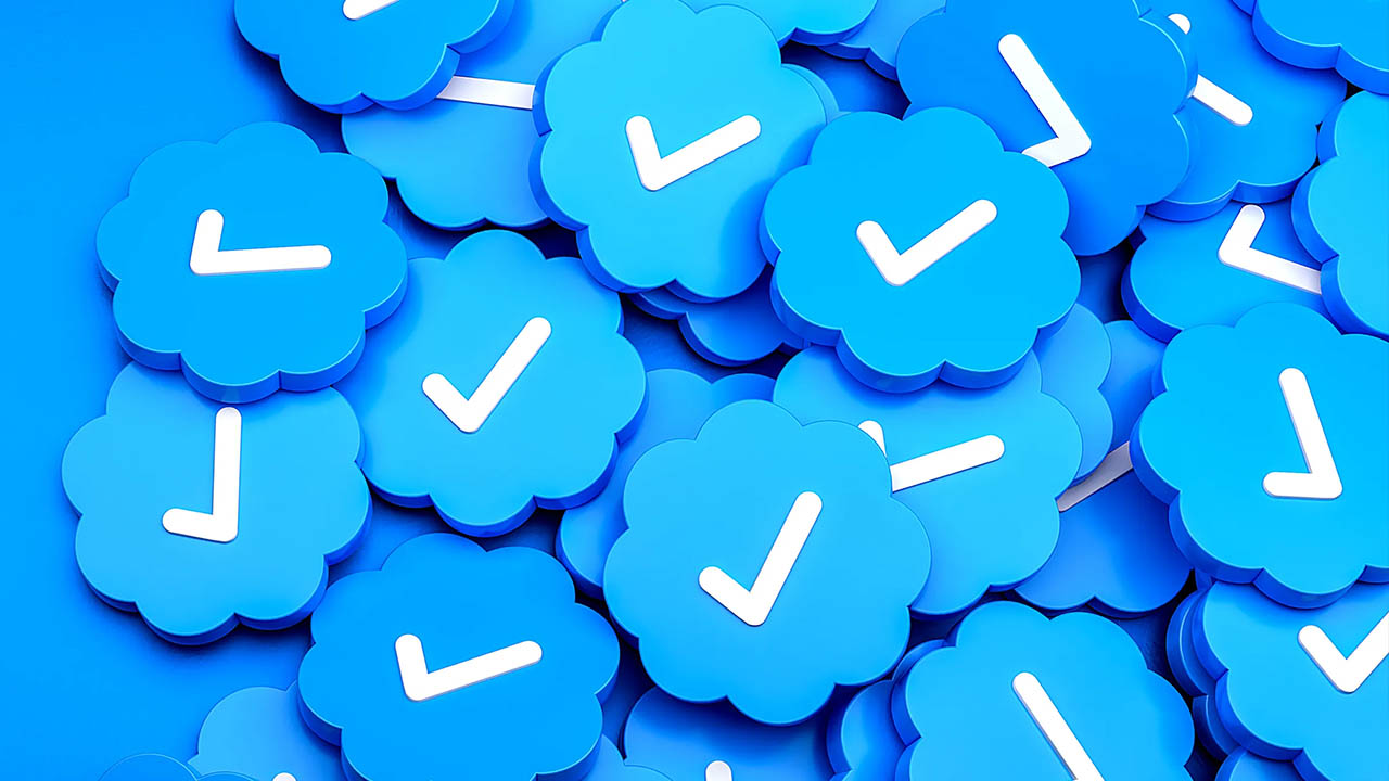 Twitter Blue is back. And gold checkmarks are here!